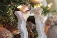 DIY Dollar Store Frame Christmas Ornaments