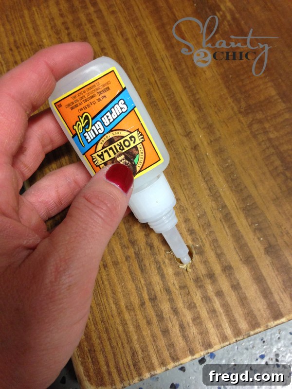 Gorilla Super Glue Gel application