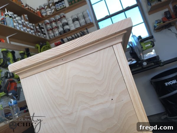 Cove molding side piece with marked square cut