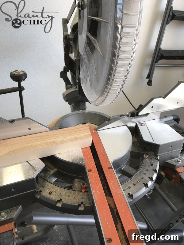 Making miter cuts for DIY table legs