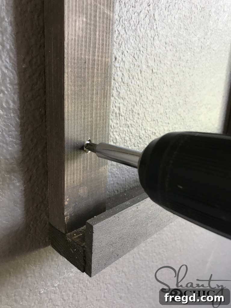 Drilling wall anchors for a secure mounting