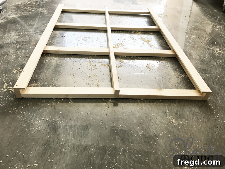 Aligning top and bottom slats with the organizer frame