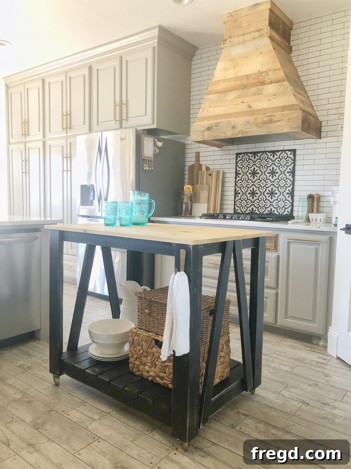 Homemade Farmhouse Rolling Kitchen Island 2 DIY Modern Farmhouse Kitchen Island Cart