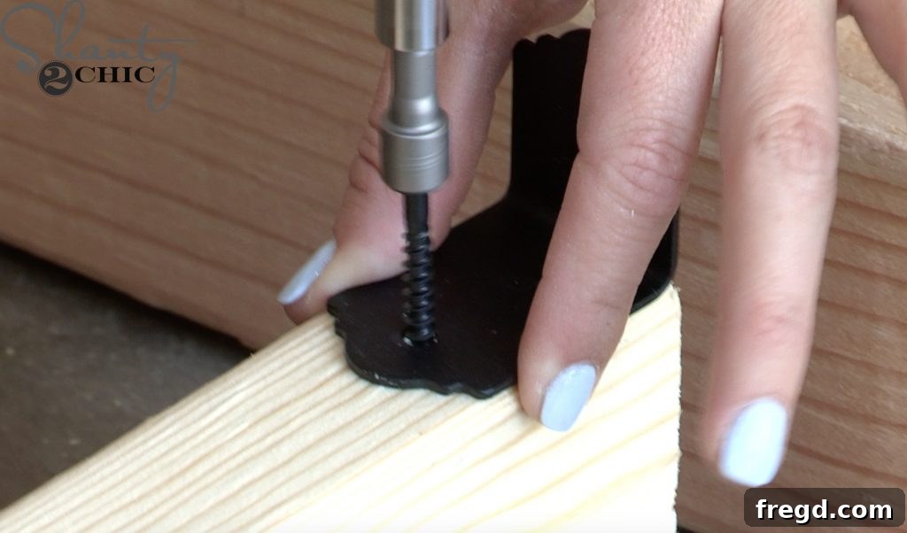 Attaching a side frame to a post using pocket hole screws and wood glue