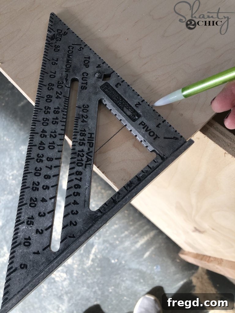 Marking notches with a speed square for accuracy