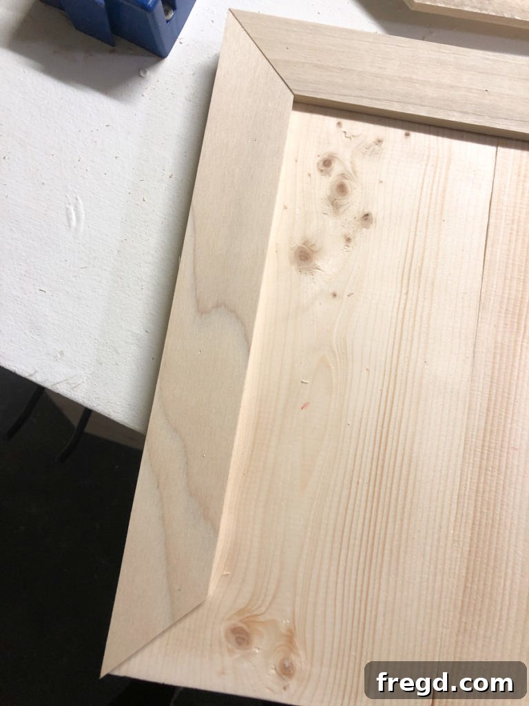 Cutting horizontal trim pieces for picture frame