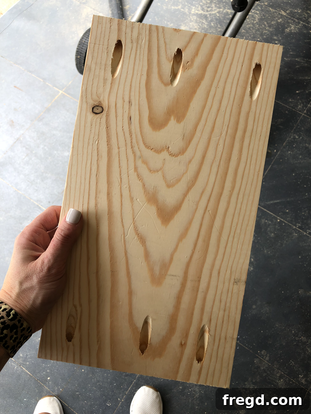 Build Your Own Faux Drawer Console Table 20 Attaching a shorter apron to the leg assembly using pocket hole screws.
