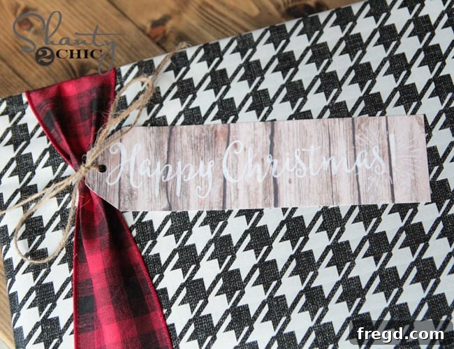 Printable Christmas gift tag with a festive pattern