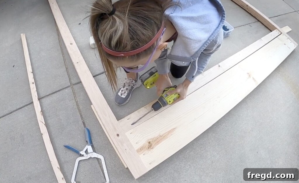 Craft Your Own Canopy Bed 9 Securing the leg posts to the side rail assembly