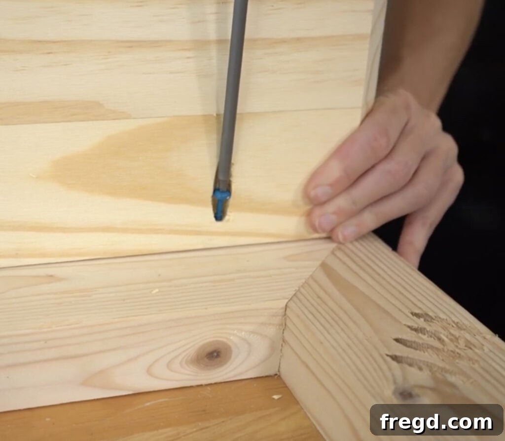 Close-up of the table top flush with the frame and side pieces