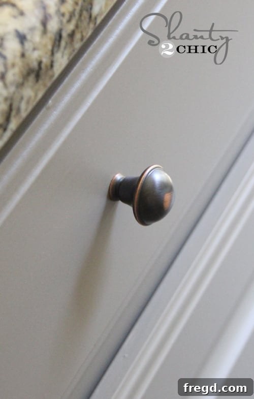 cabinet knob Elegant Cabinet Knob from Savoy Collection