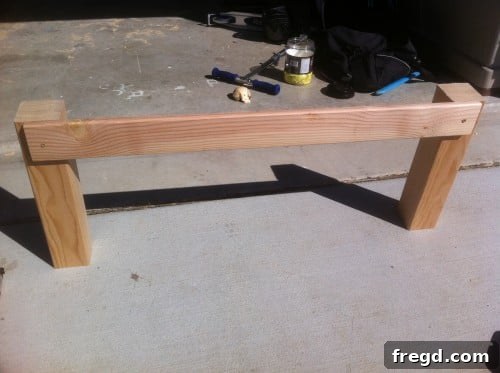 Wood assembly Assembling wood pieces with glue and screws