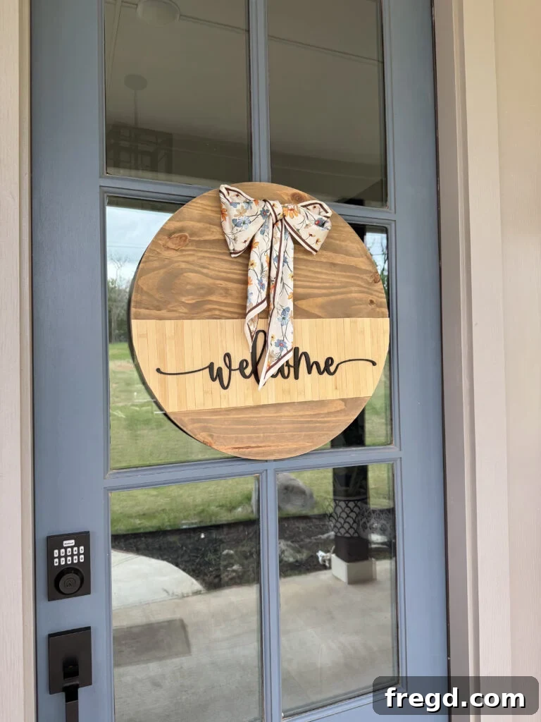 The final DIY door hanger beautifully displayed.